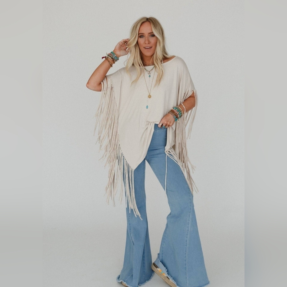 NWT Western Showstopper Fringe Top - Oat